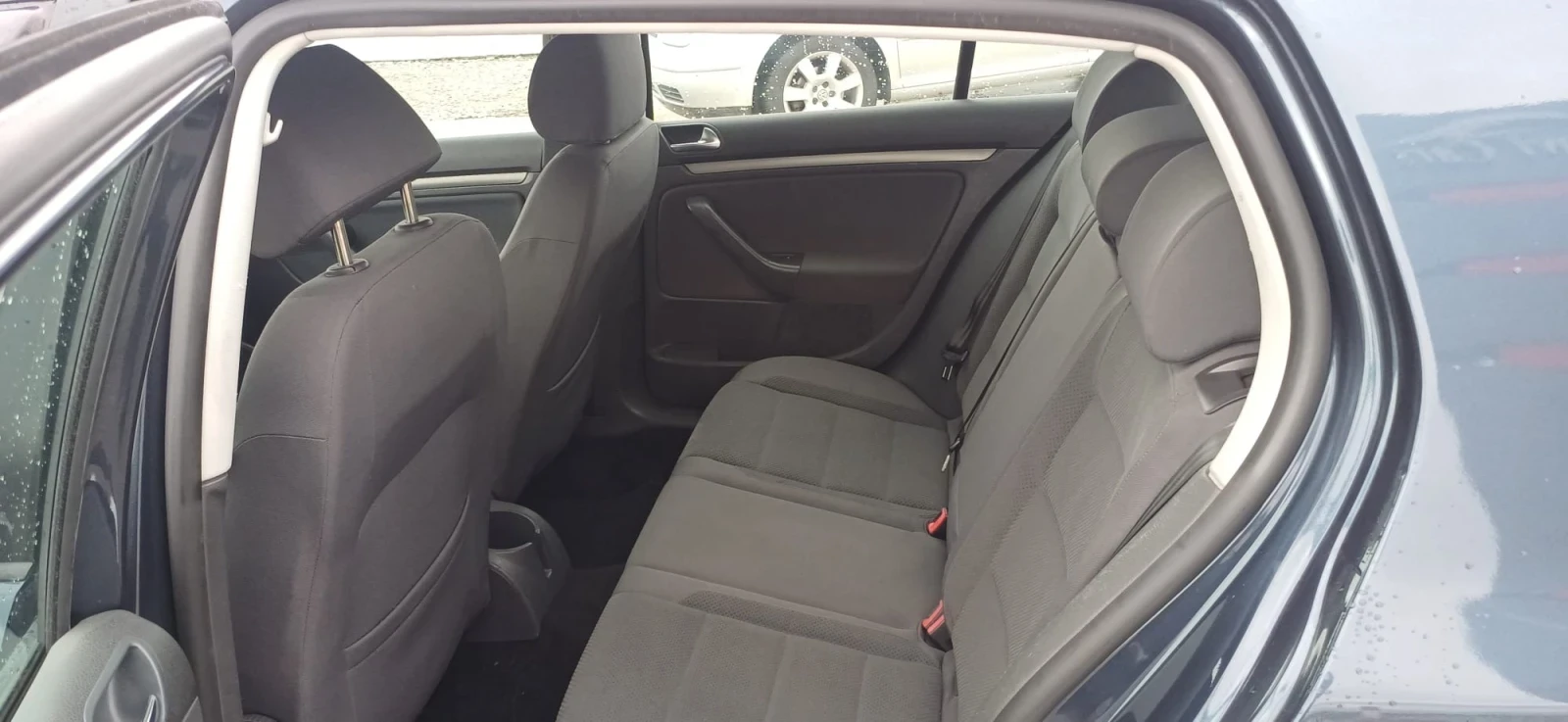 VW Golf 1.6, снимка 10 - Автомобили и джипове - 56510268