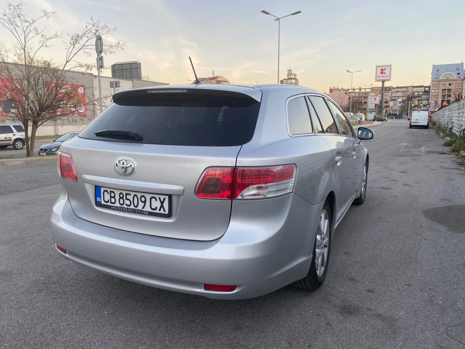 Toyota Avensis 2.0 ������/��� | Mobile.bg � ����������� 2