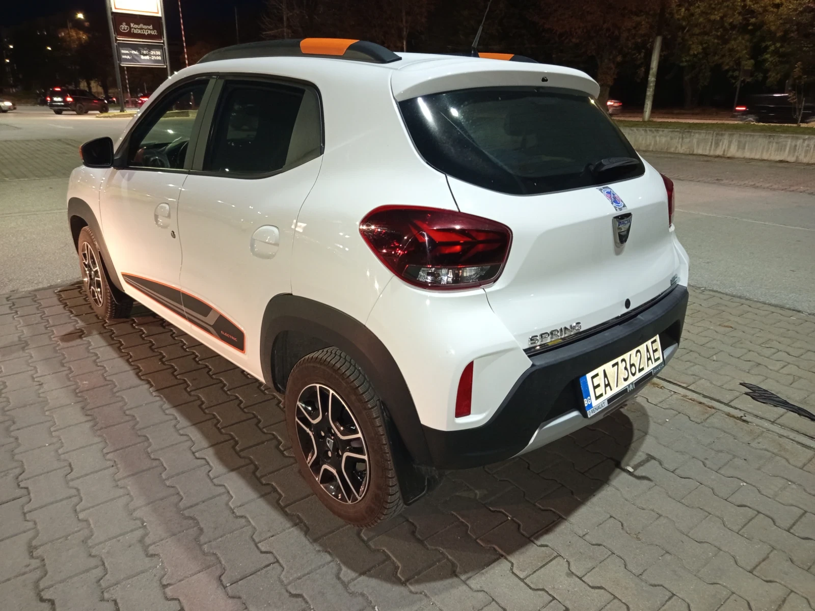 Dacia Spring, снимка 3 - Автомобили и джипове - 56667628