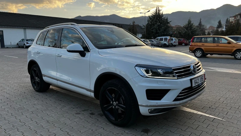 VW Touareg, снимка 3 - Автомобили и джипове - 47454428