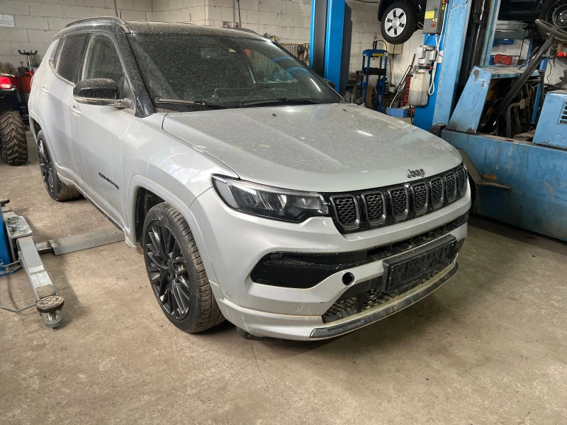 Jeep Compass 1.3T, снимка 3 - Автомобили и джипове - 45116907