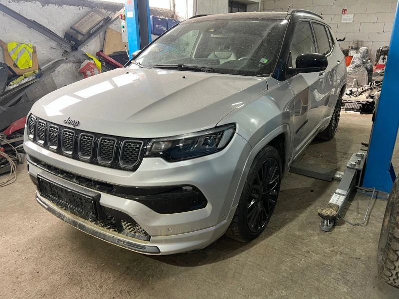 Jeep Compass 1.3T, снимка 1 - Автомобили и джипове - 45116907