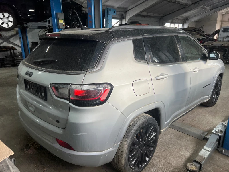 Jeep Compass 1.3T, снимка 4 - Автомобили и джипове - 45116907