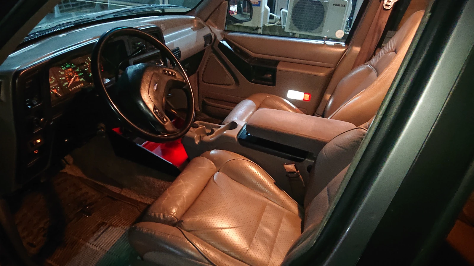 Ford Explorer XL - изображение 5
