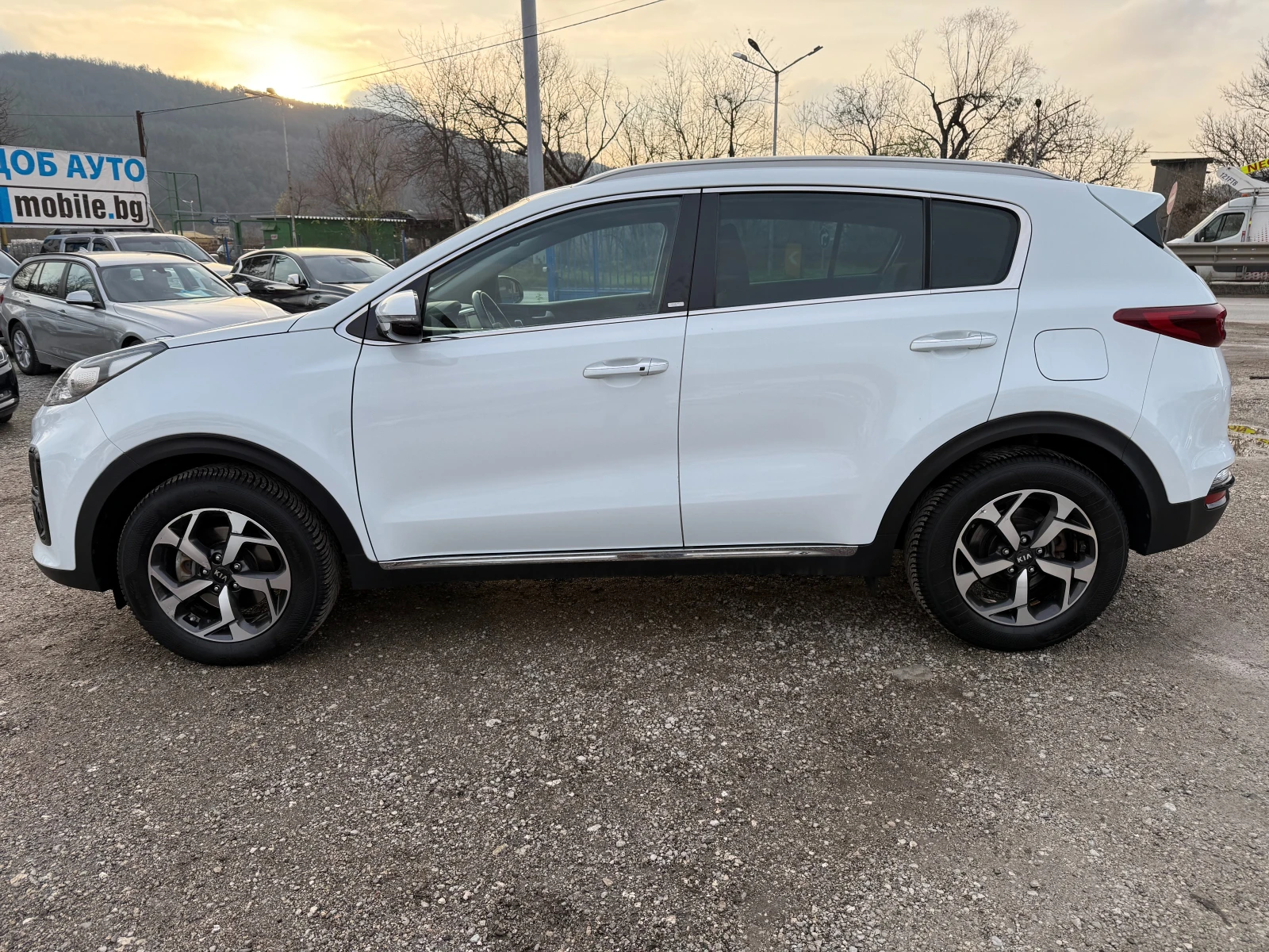Kia Sportage 1.6CRDI-M.HYBRID-FACELIFT- - изображение 3
