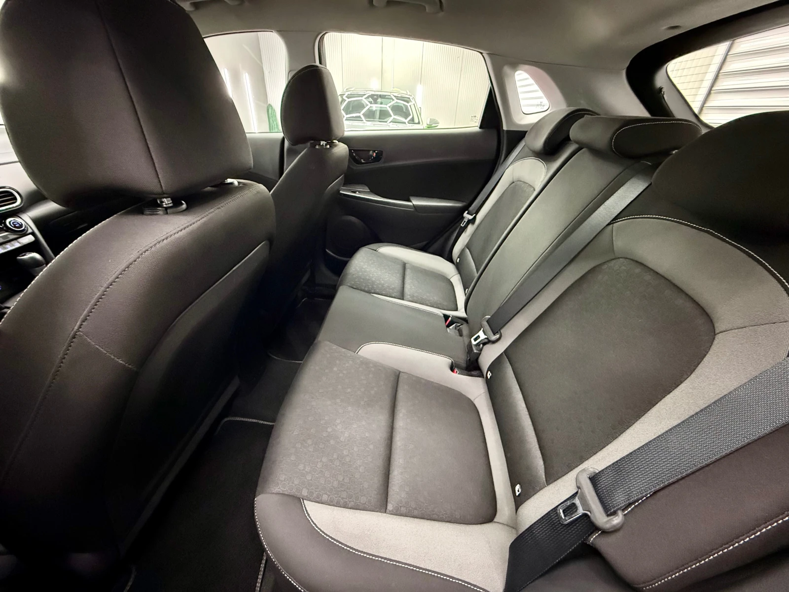 Hyundai Kona 1.6i HYBRID AUTOMATIC, снимка 11 - Автомобили и джипове - 53478304