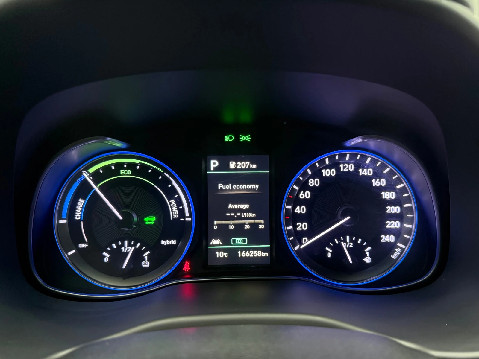 Hyundai Kona 1.6i HYBRID AUTOMATIC, снимка 13 - Автомобили и джипове - 53478304