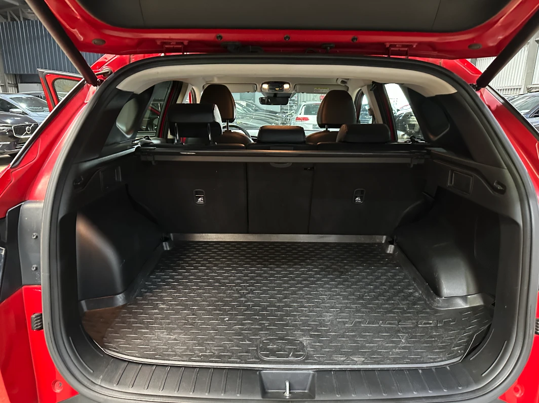 Hyundai Tucson 1.6 CRDI, снимка 9 - Автомобили и джипове - 53859350