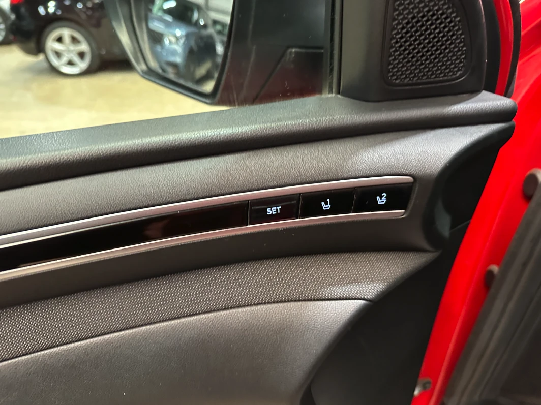 Hyundai Tucson 1.6 CRDI, снимка 17 - Автомобили и джипове - 53859350