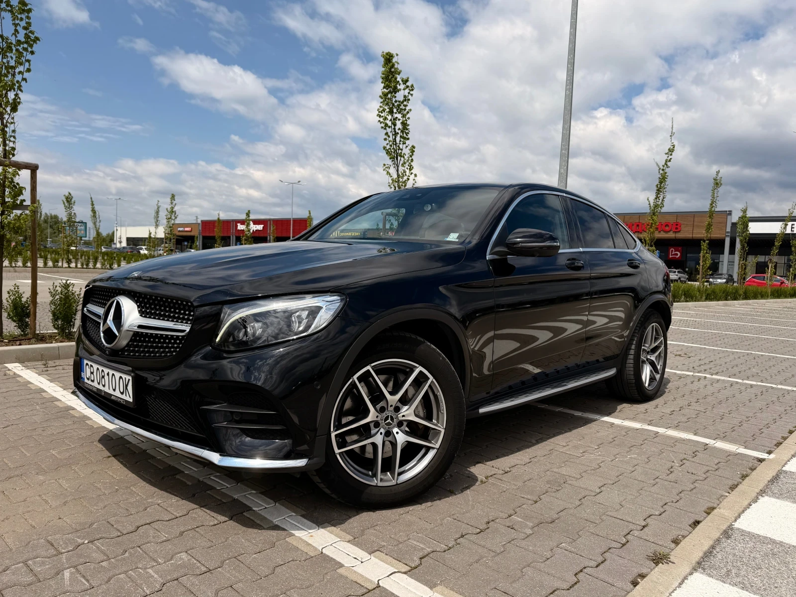 Mercedes-Benz GLC 250D 4MATIC AMG COUPE-BURMESTER-ПОДГРЕВ-ОБДУХВАНЕ, снимка 3 - Автомобили и джипове - 54804686
