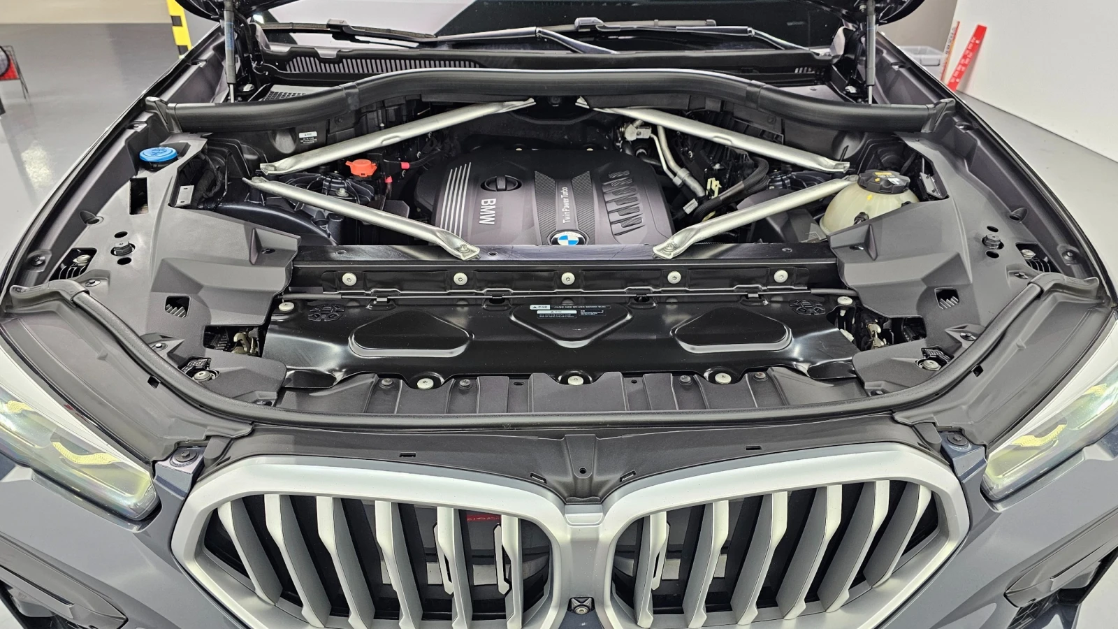 BMW X6 xDrive30d M Sport | HUD | 360  Камера | DISTRONIC, снимка 5 - Автомобили и джипове - 55105834