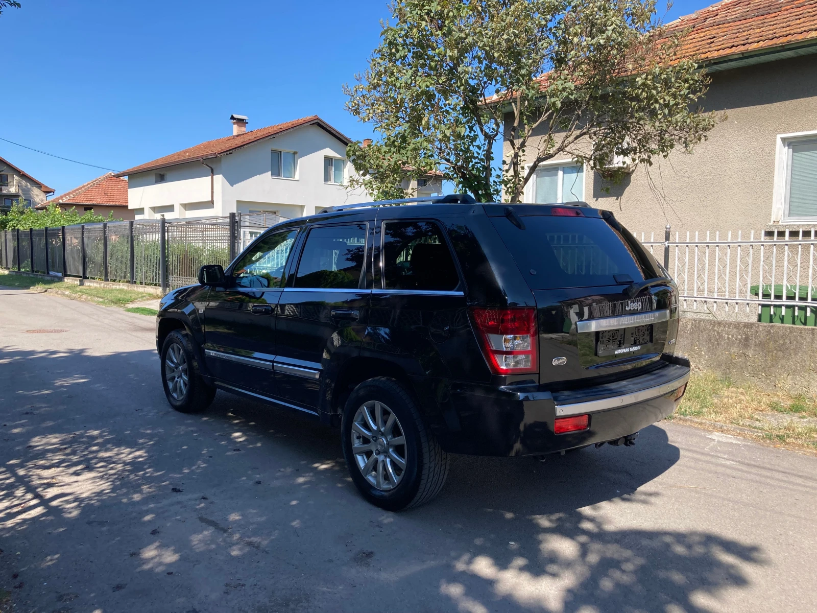 Jeep Grand cherokee 3.0 ЧИСТО НОВ-113408 хил.км., снимка 3 - Автомобили и джипове - 55493295