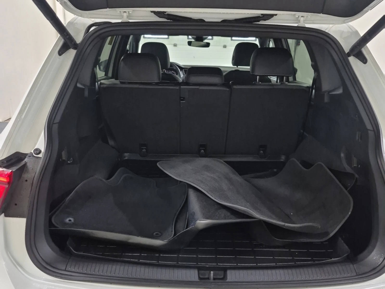 VW Tiguan * COMFORTLINE R LINE BLACK EDITION * CARFAX * , снимка 13 - Автомобили и джипове - 56102849