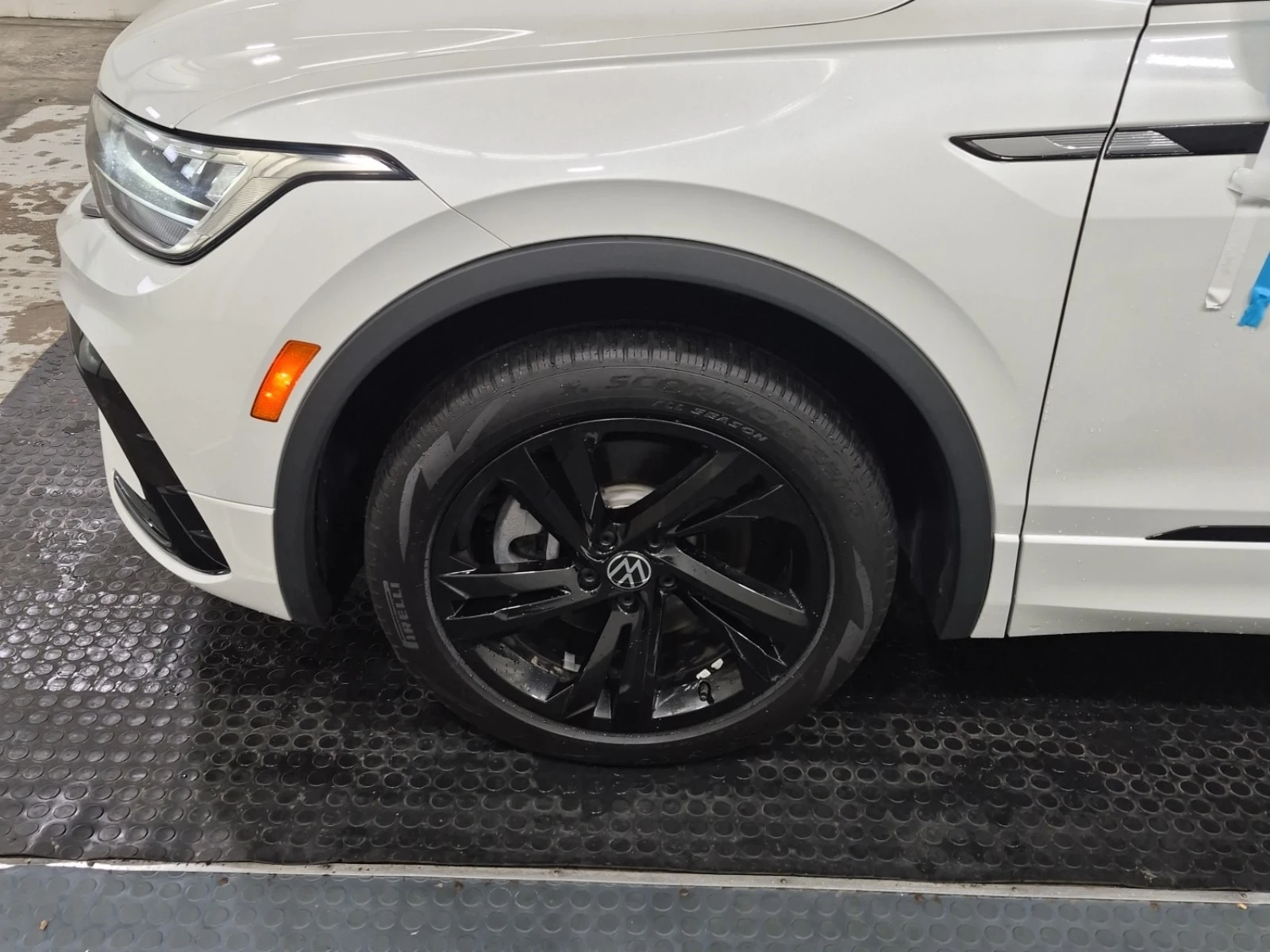 VW Tiguan * COMFORTLINE R LINE BLACK EDITION * CARFAX * , снимка 6 - Автомобили и джипове - 56102849