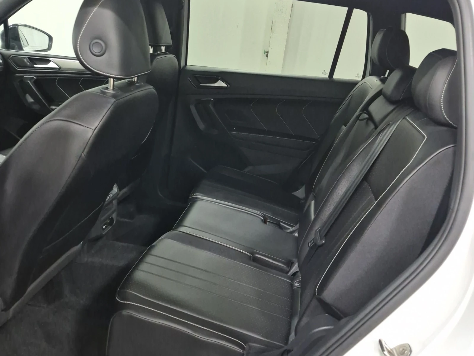 VW Tiguan * COMFORTLINE R LINE BLACK EDITION * CARFAX * , снимка 11 - Автомобили и джипове - 56102849