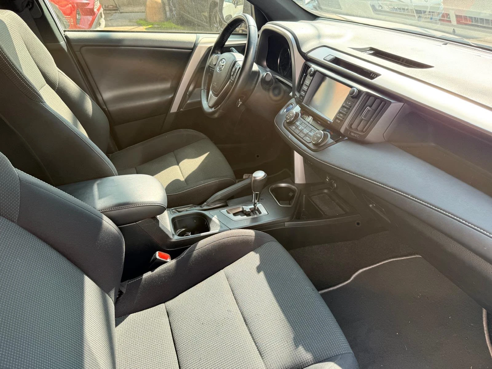 Toyota Rav4 2.5 Hybrid Очакван внос!, снимка 7 - Автомобили и джипове - 56306525