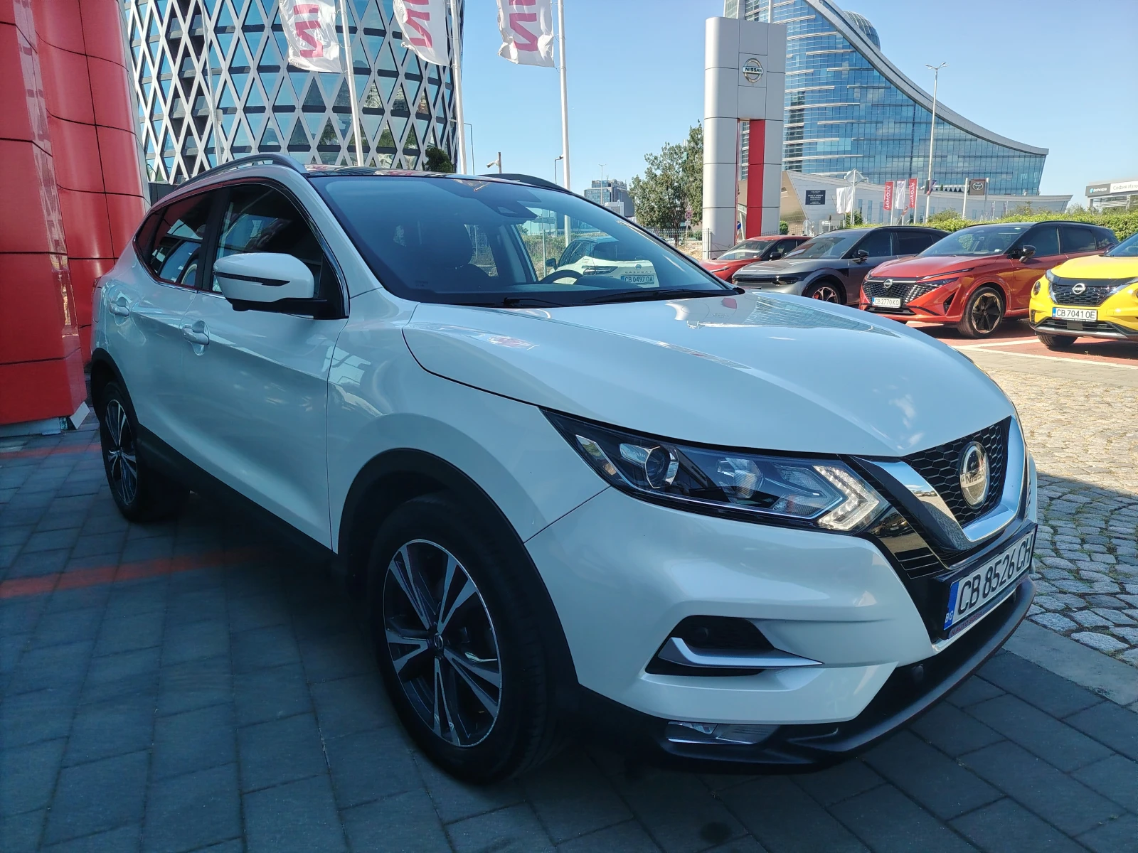 Nissan Qashqai N-Connecta, снимка 2 - Автомобили и джипове - 56334530