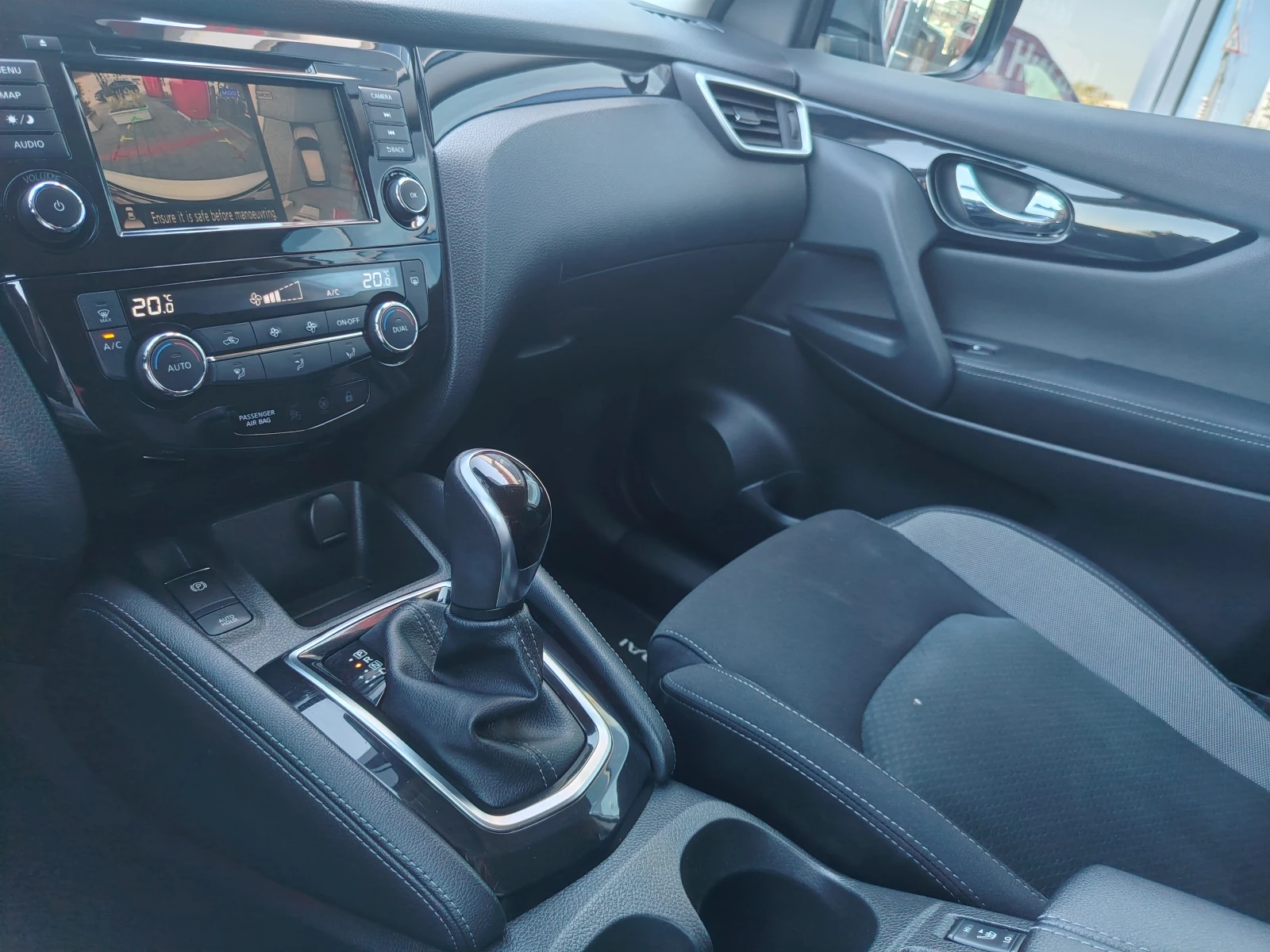 Nissan Qashqai N-Connecta, снимка 7 - Автомобили и джипове - 56334530