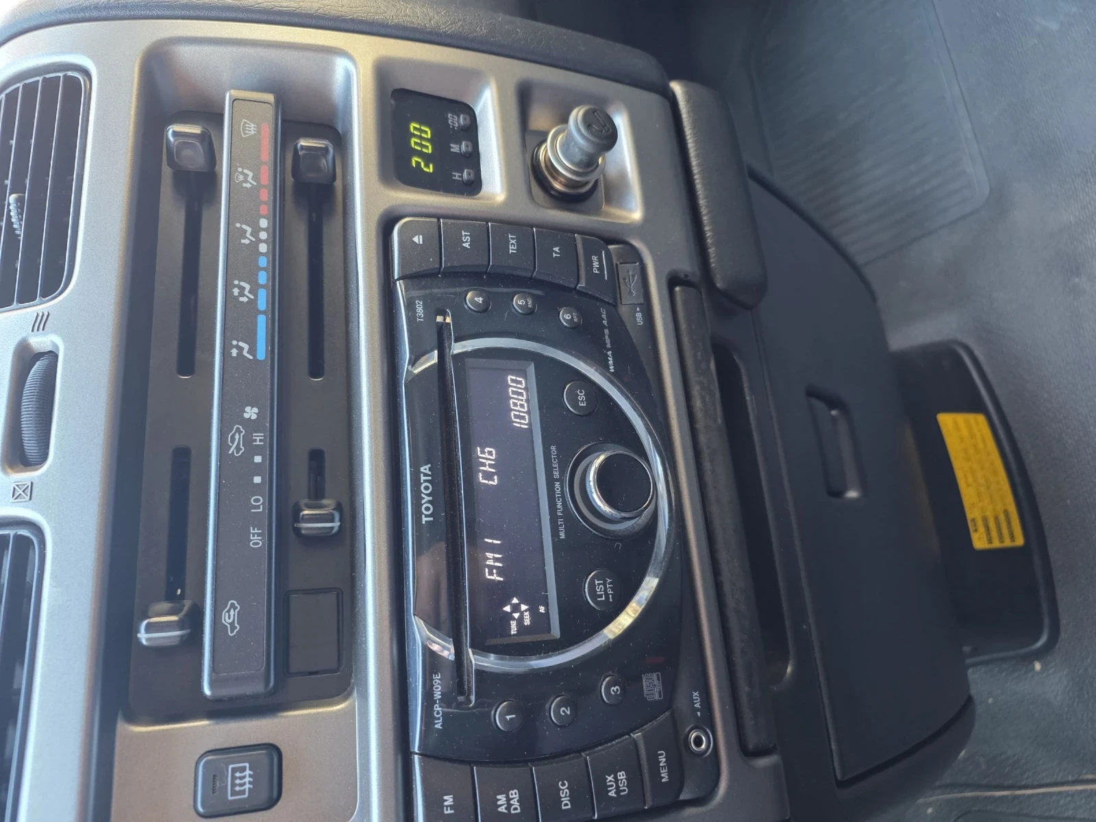 Toyota Hiace HIACE, 2, 5 D-4D - изображение 8