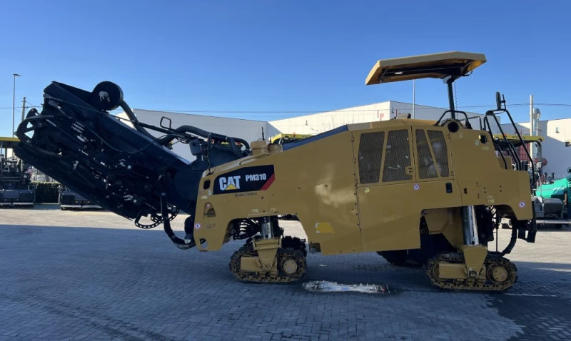 Асфалтополагаща машина Друга марка CATERPILLAR