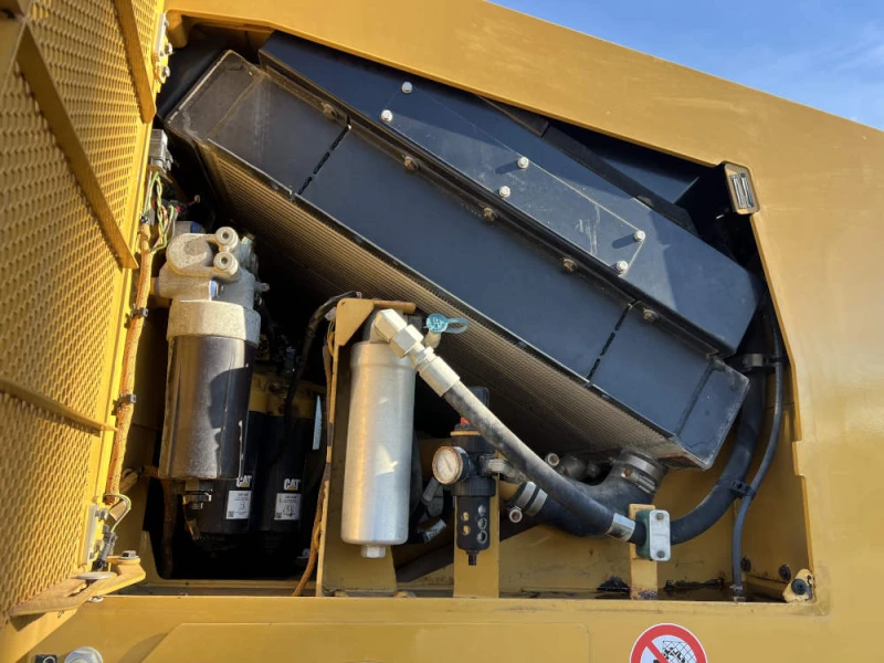 Асфалтополагаща машина Друга марка CATERPILLAR, снимка 10 - Индустриална техника - 47922275