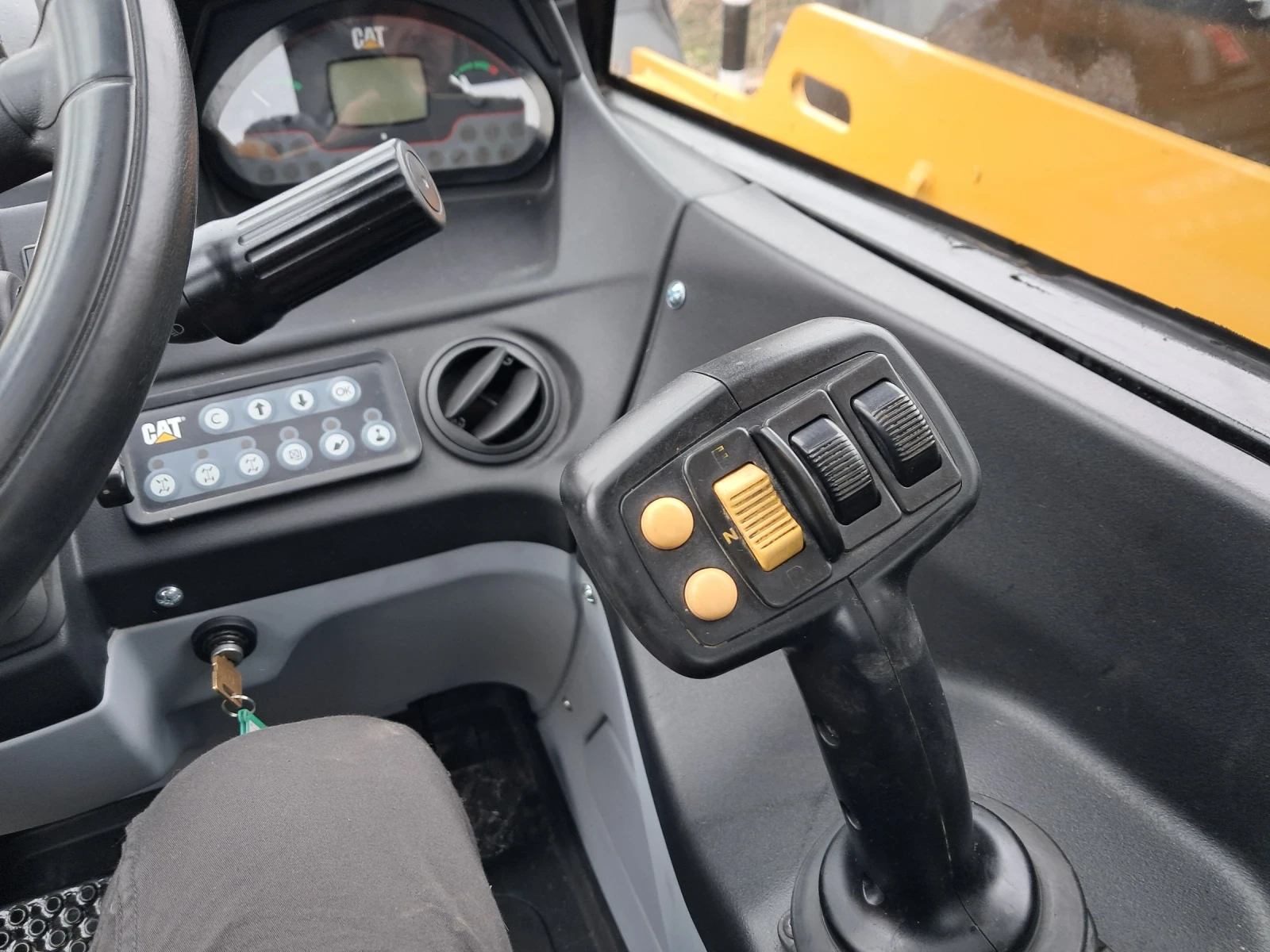 ������������ �������� Caterpillar TH407 C | Mobile.bg � ����������� 16