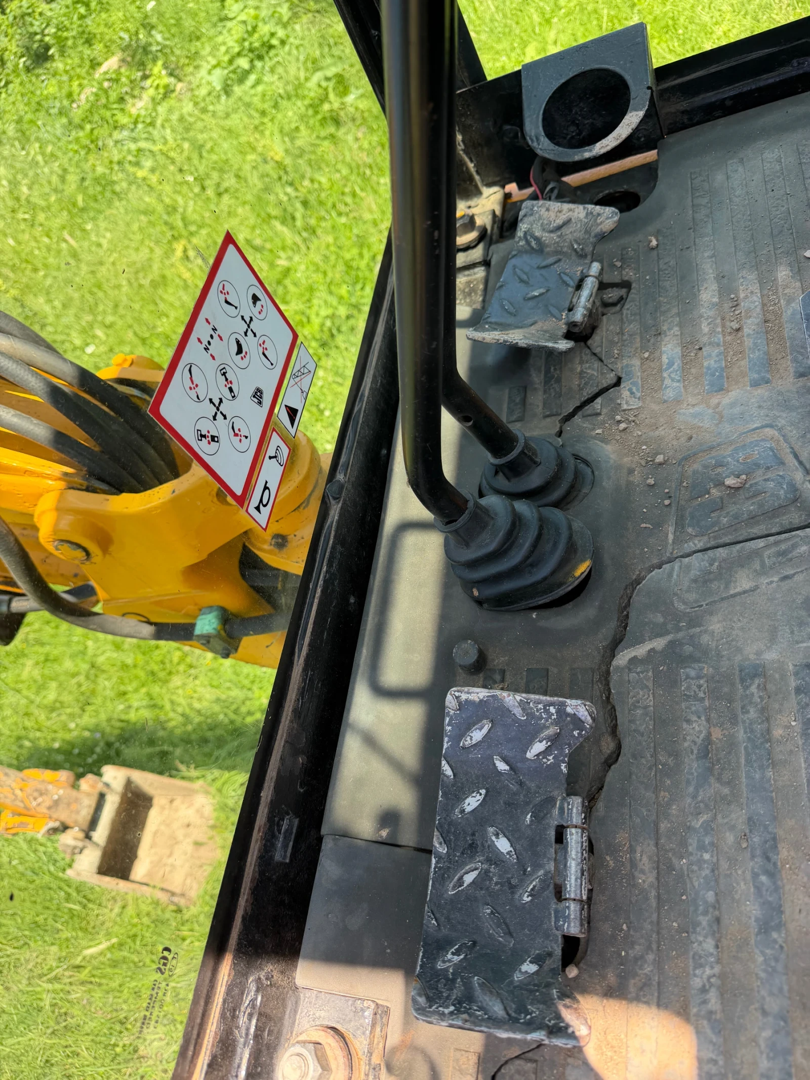 Багер JCB 8014, снимка 2 - Индустриална техника - 54783160