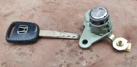 Ключалка с ключ за Хонда Джаз , снимка 1 - Части - 41772562