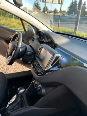 Peugeot 208, снимка 11