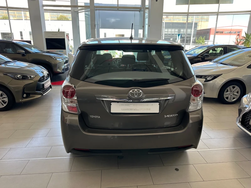 Toyota Verso, снимка 4 - Автомобили и джипове - 47490822