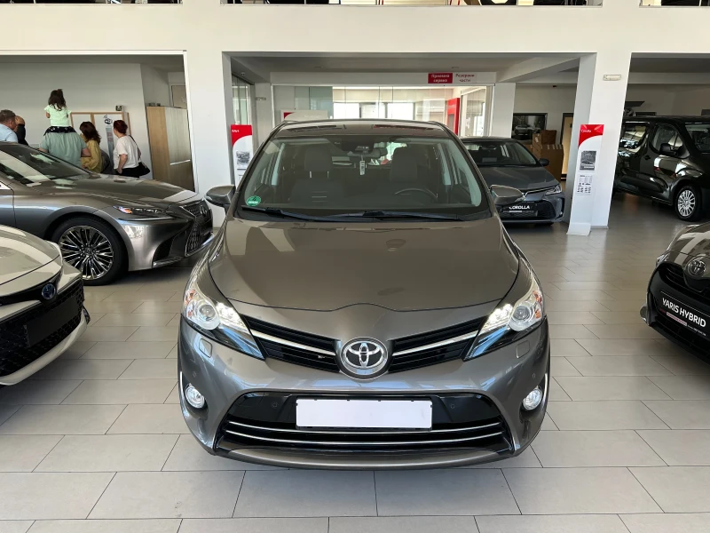 Toyota Verso, снимка 1 - Автомобили и джипове - 47490822