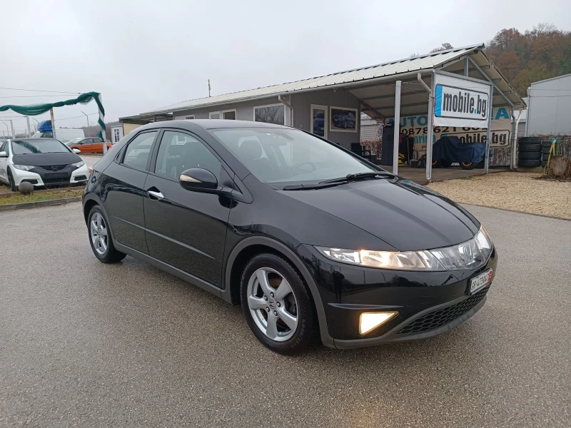 Honda Civic 1.8i-140кс-ШВЕЙЦАРИЯ-РЪЧКА-6ск-NAVI, снимка 2 - Автомобили и джипове - 48226965