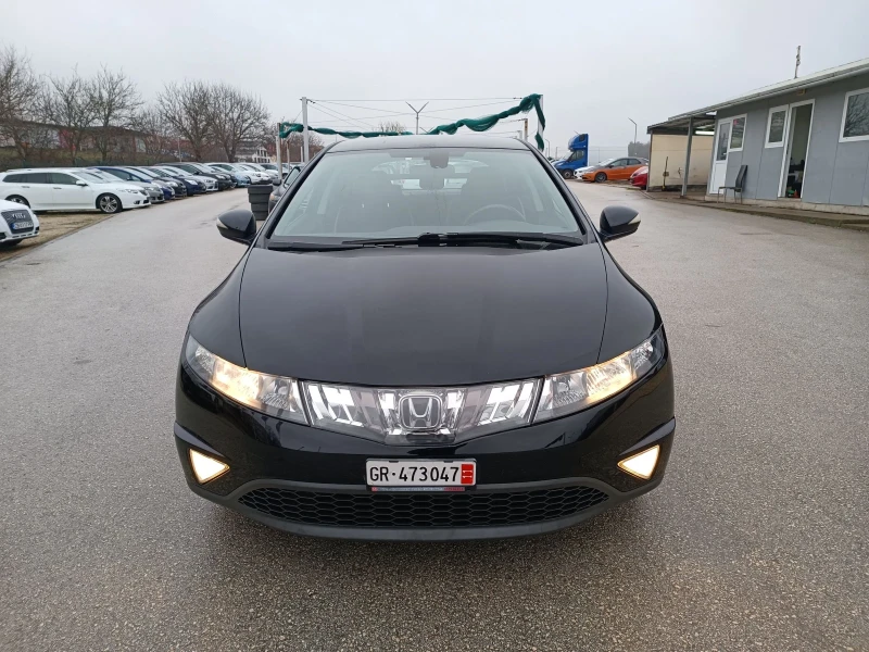 Honda Civic 1.8i-140кс-ШВЕЙЦАРИЯ-РЪЧКА-6ск-NAVI, снимка 1 - Автомобили и джипове - 48226965