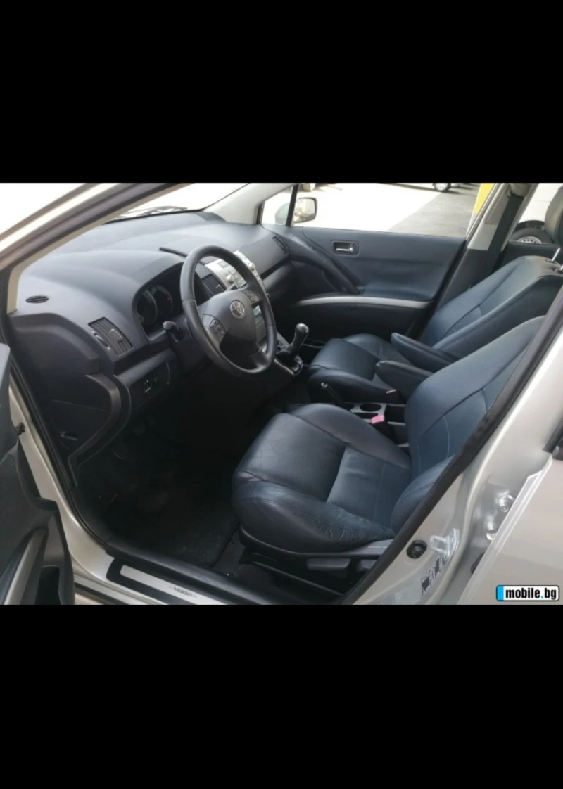 Toyota Corolla verso 2.2DFD, снимка 2 - Автомобили и джипове - 48891579