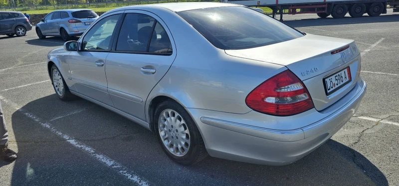 Mercedes-Benz E 240, снимка 12 - Автомобили и джипове - 52392609
