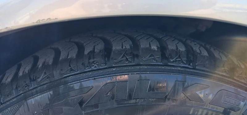 Mercedes-Benz E 240, снимка 14 - Автомобили и джипове - 52392609