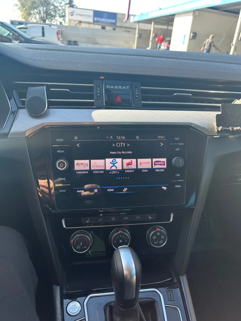 VW Passat B8.5 фейслифт, снимка 8 - Автомобили и джипове - 52254907