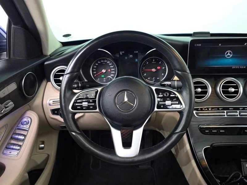 Mercedes-Benz C 220 * C220 d Avantgarde с вкл.Технотест и Г.О 3м., снимка 3 - Автомобили и джипове - 55125673