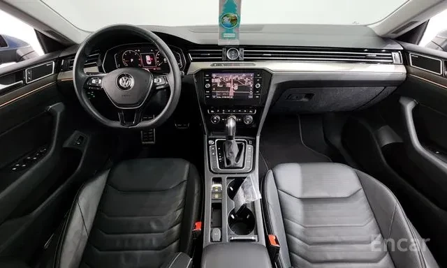VW Arteon 4MOTION / 360 / HUD / DISTRONIC / ОБДУХ / ЛИЗИНГ, снимка 7 - Автомобили и джипове - 55692995