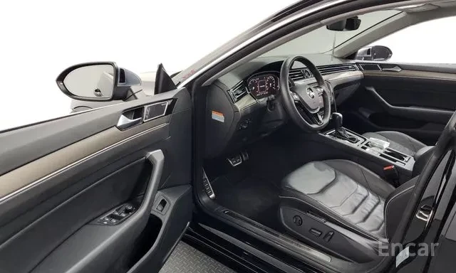 VW Arteon 4MOTION / 360 / HUD / DISTRONIC / ОБДУХ / ЛИЗИНГ, снимка 10 - Автомобили и джипове - 55692995