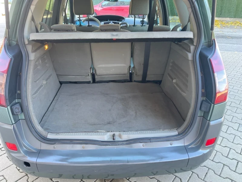 Renault Scenic, снимка 11 - Автомобили и джипове - 55912597