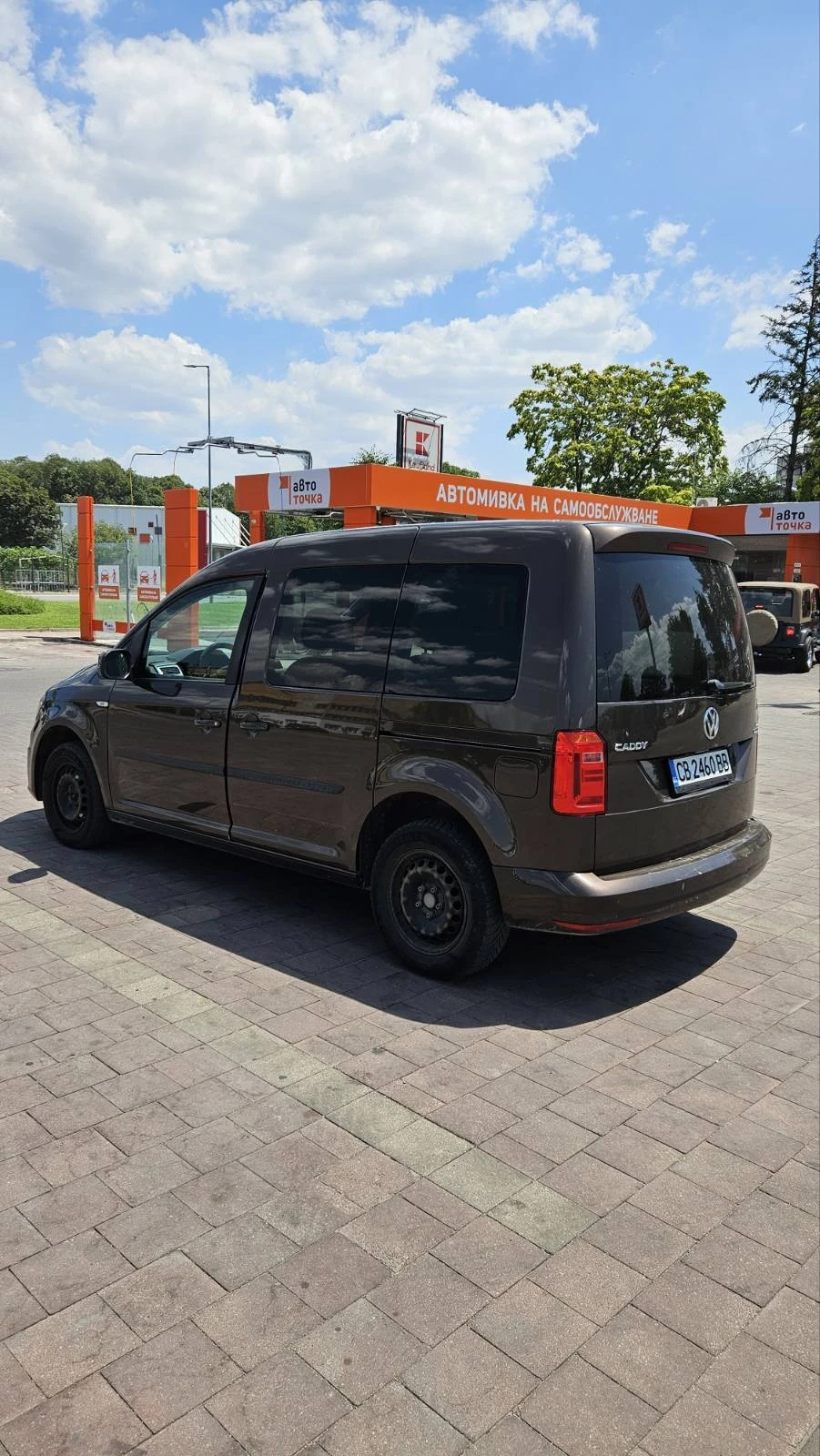 VW Caddy 2.0 TDI 6+ 1 - изображение 4