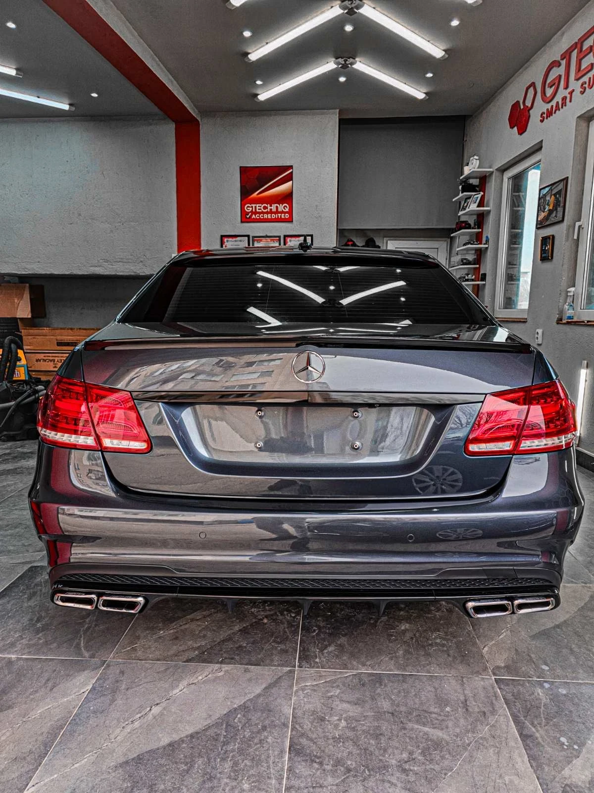Mercedes-Benz E 500 E63 AMG - изображение 5