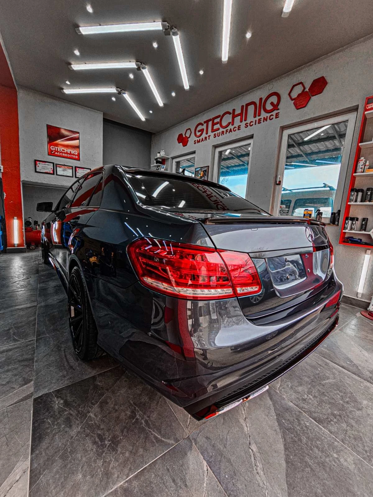 Mercedes-Benz E 500 E63 AMG - изображение 6