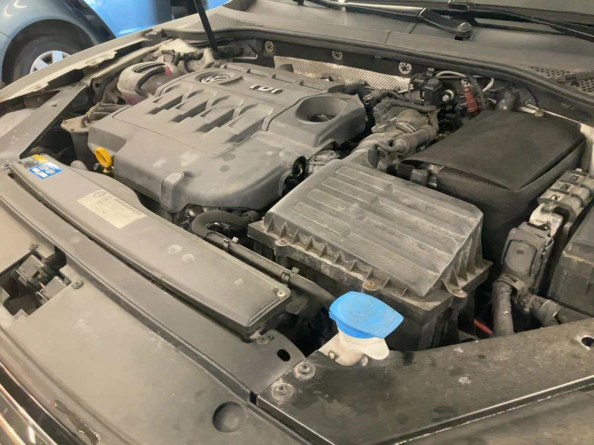 VW Passat 2.0 TDI Highline, снимка 7 - Автомобили и джипове - 53950309