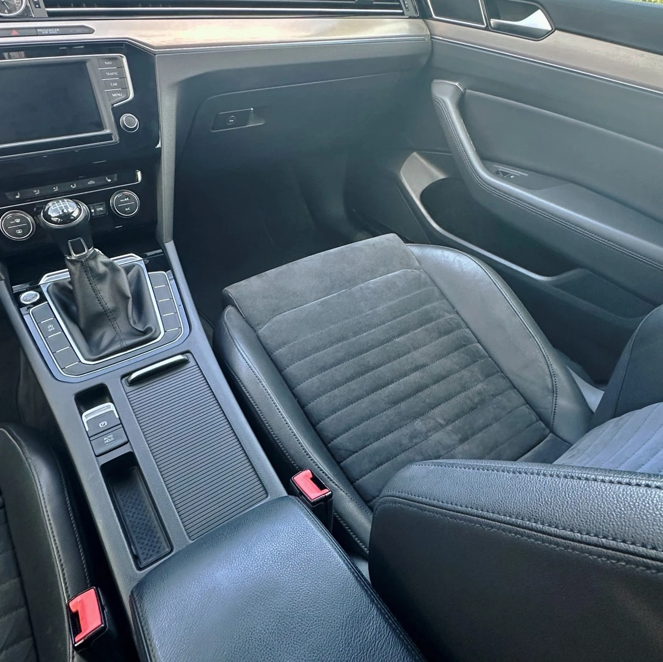 VW Passat 2.0 TDI Highline, снимка 7 - Автомобили и джипове - 53950309