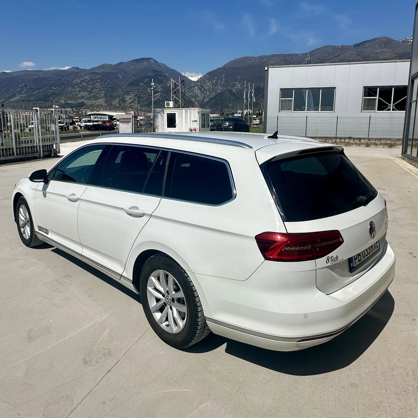 VW Passat 2.0 TDI Highline, снимка 4 - Автомобили и джипове - 53950309