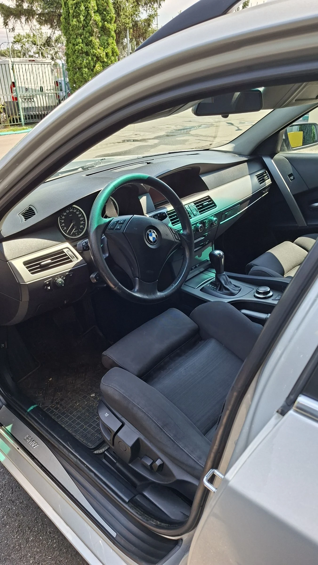 BMW 525, снимка 17 - Автомобили и джипове - 55237477