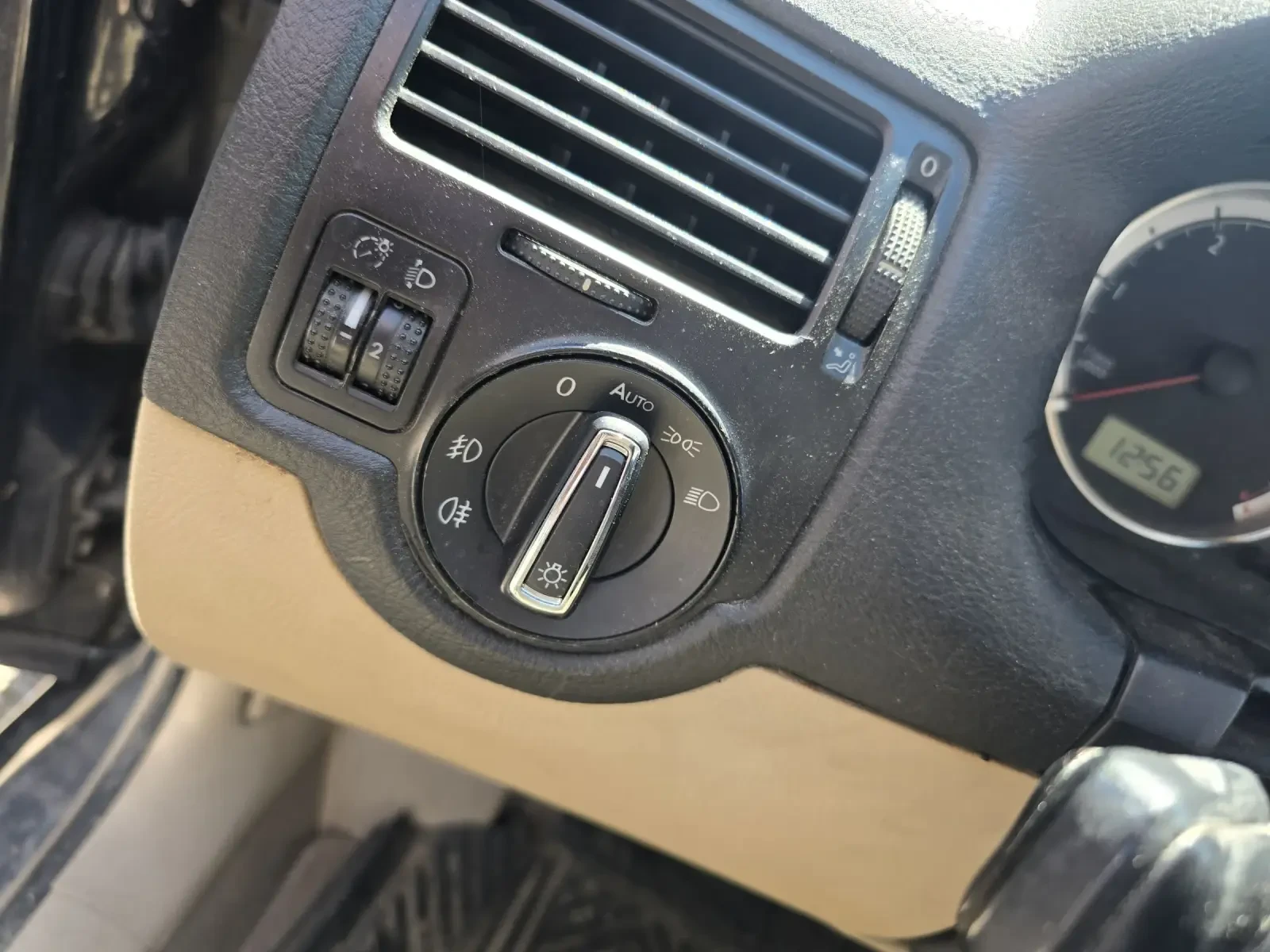 VW Golf TDI, снимка 12 - Автомобили и джипове - 54359144