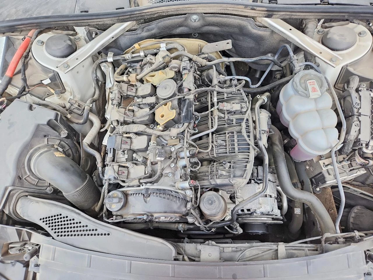 Audi A5 2.0l Premium Plus 40, снимка 11 - Автомобили и джипове - 54416955